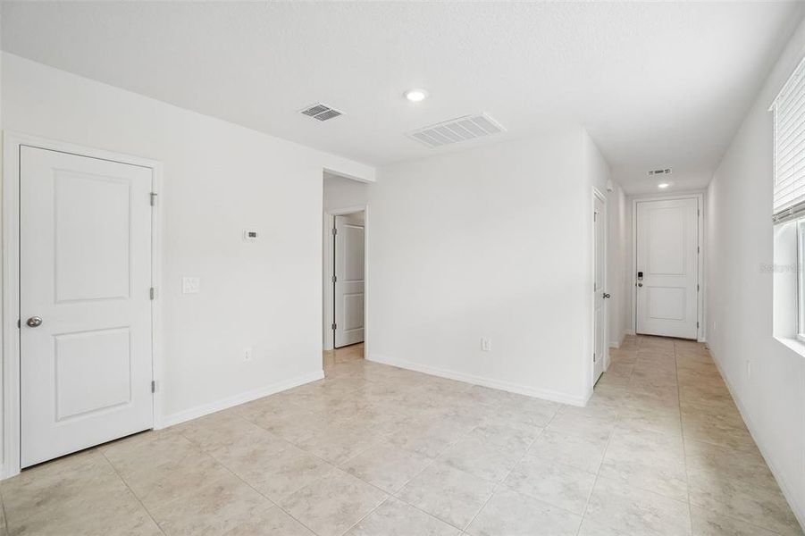 Spacious, unfurnished interior of a new home in Hamilton Bluff - Classic Series, Lake Hamilton (Image 29).