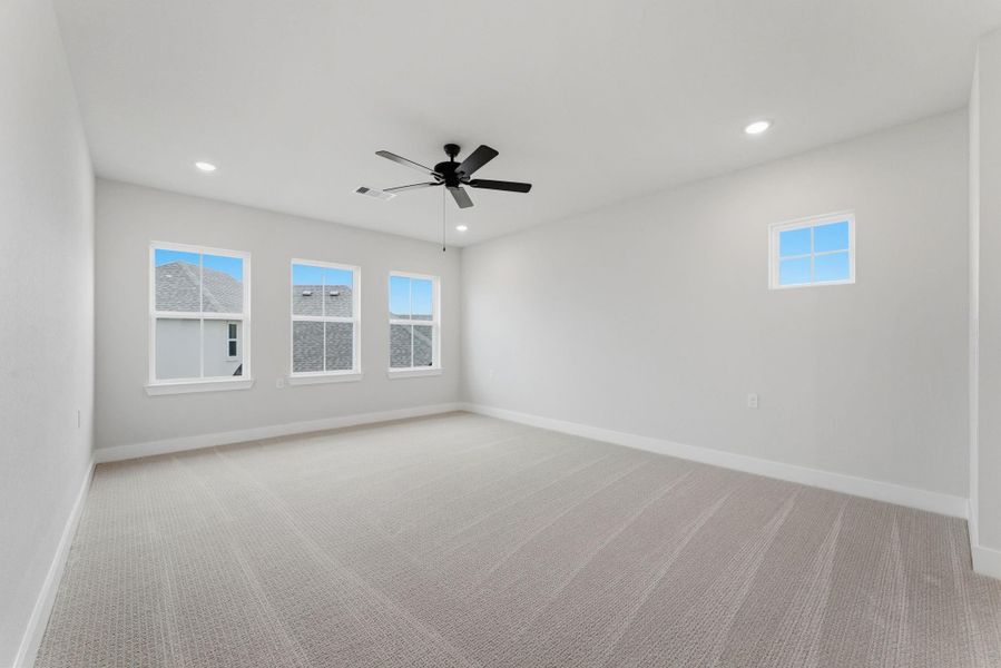 Spacious, unfurnished interior of a new home in Towne Lake, Cypress (Image 23).