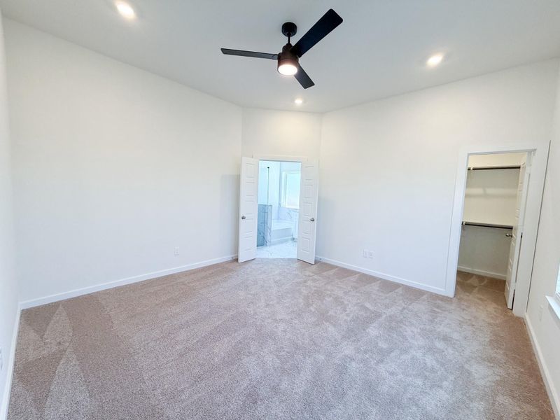 Spacious, unfurnished interior of a new home in Foxtail Palms, Manvel (Image 9).