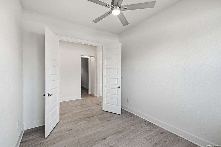Spacious, unfurnished interior of a new home in Stillwater Ranch, San Antonio (Image 20).