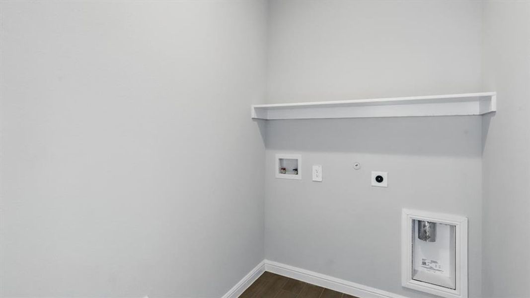 Spacious, unfurnished interior of a new home in Springhill South, Boyd (Image 15).