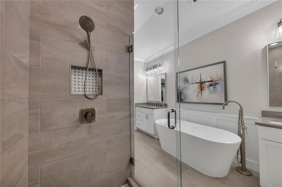 Furnished interior view inside a new home in , Woodstock (Image 15).