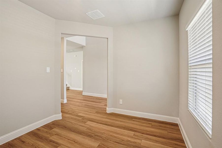 Spacious, unfurnished interior of a new home in Windmore, Princeton (Image 30).