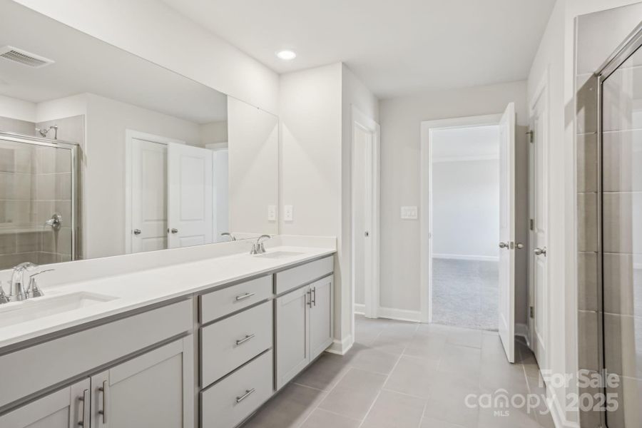 Photo is not of the actual home, but is an inspirational photo of builder’s model home and may depict options, furnishings, and/or decorator features that are not included Photo is not of the actual home, but is an inspirational photo of builder’s model home and may depict options, furnishings, and/or decorator features that are not included