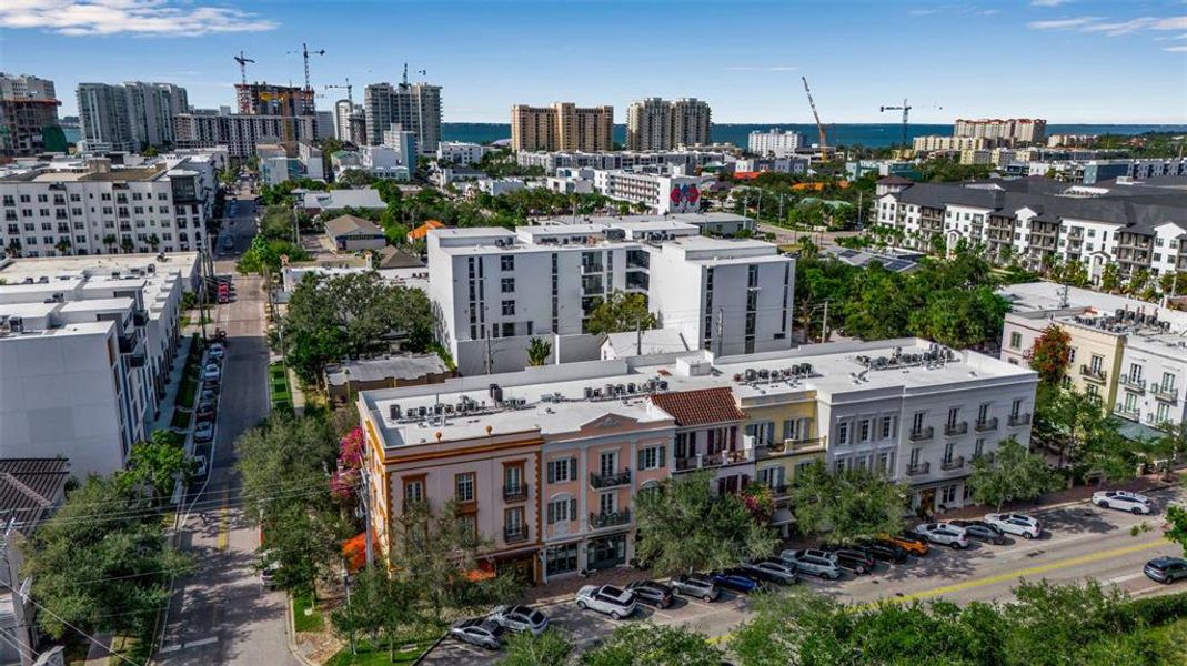 Condo located in Sarasota, FL showcasing its design and architecture (Image 22). Condo located in Sarasota, FL showcasing its design and architecture (Image 22).