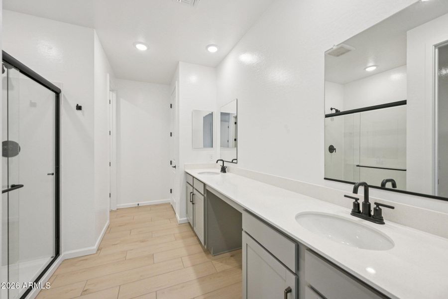 27-web-or-mls-W Brown St-S2703-027