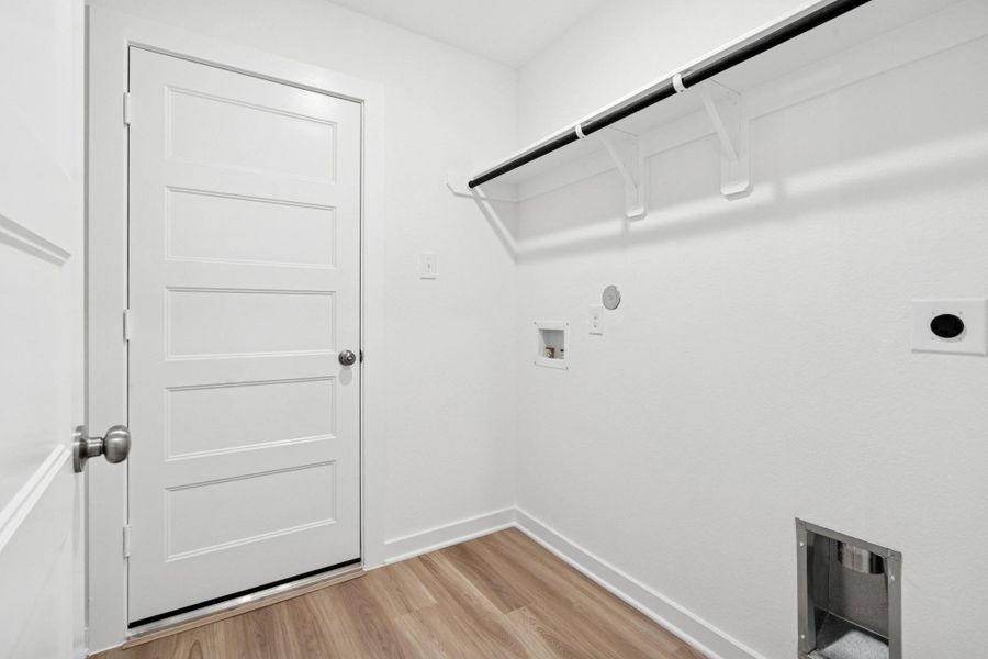 Spacious, unfurnished interior of a new home in Indian Springs, Crosby (Image 17).