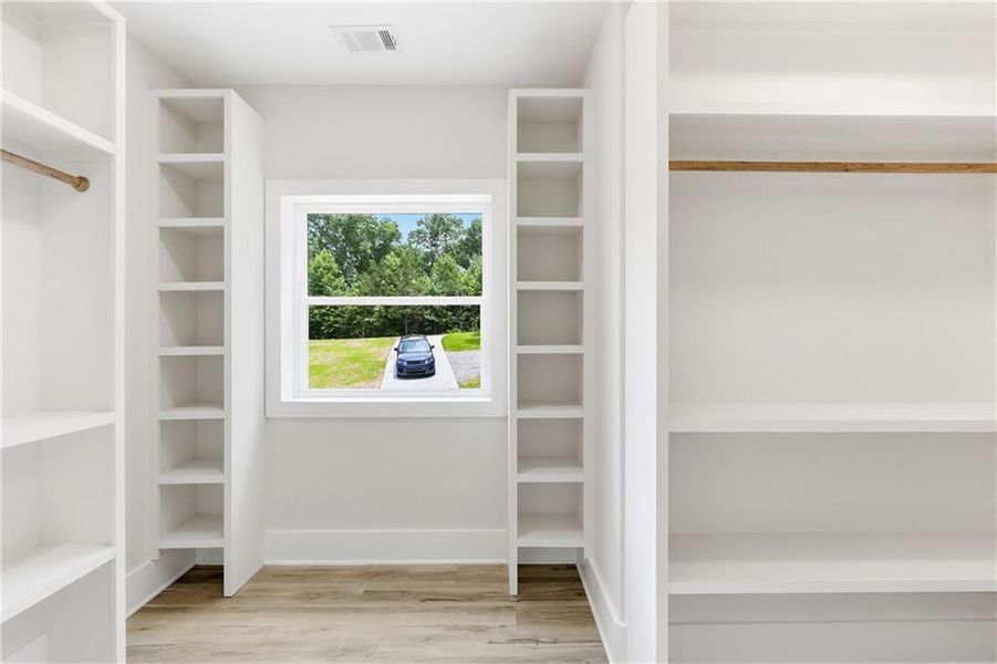 Spacious, unfurnished interior of a new home in , Clermont (Image 52). Spacious, unfurnished interior of a new home in , Clermont (Image 52).