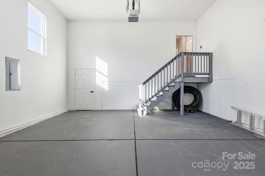 Spacious, unfurnished interior of a new home in , Hendersonville (Image 21).