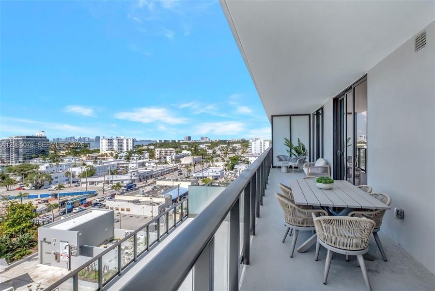 Condo located in Miami Beach, FL showcasing its design and architecture (Image 3).