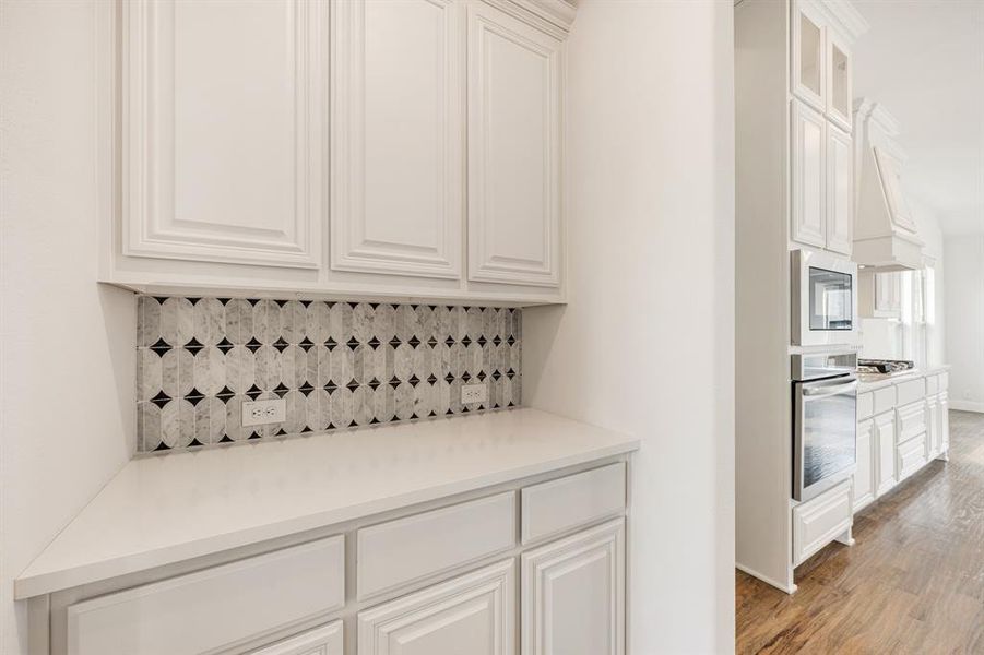 Furnished interior view inside a new home in Wildflower Ranch 60-65, Fort Worth (Image 19). Furnished interior view inside a new home in Wildflower Ranch 60-65, Fort Worth (Image 19).