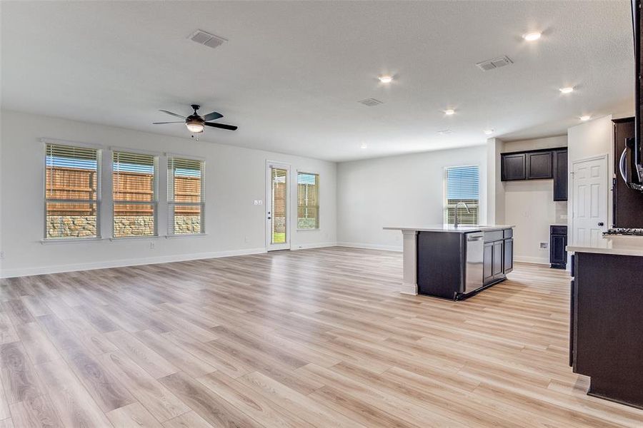 Spacious, unfurnished interior of a new home in Sierra Vista at Kelly Ranch, Aledo (Image 21).