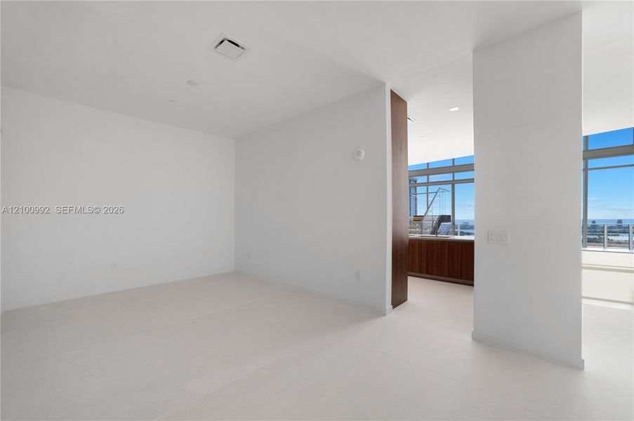 Spacious, unfurnished interior of a new home in , Miami (Image 21).