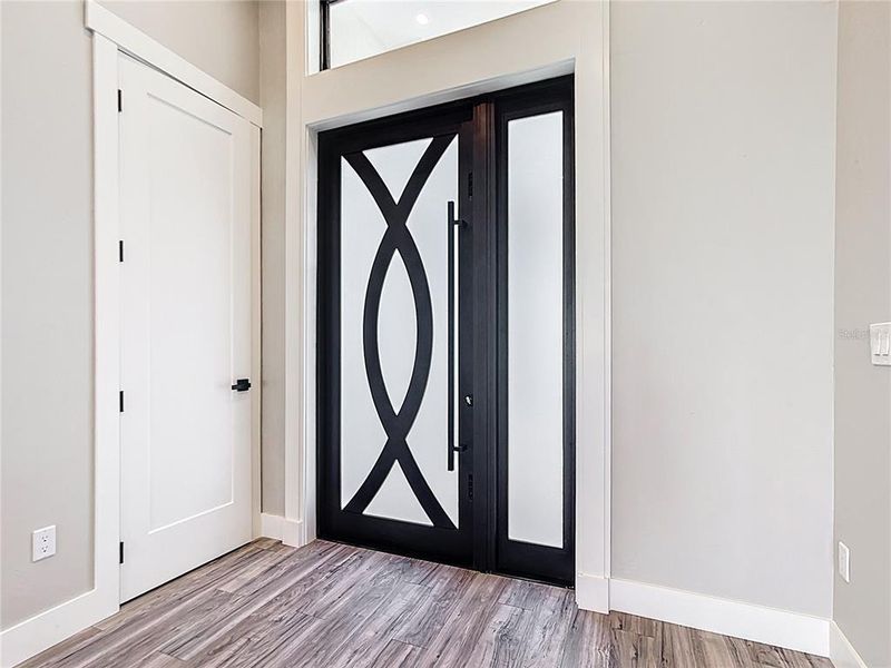 Spacious, unfurnished interior of a new home in , Englewood (Image 7).