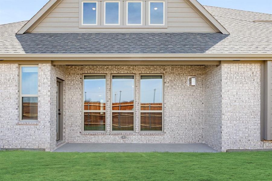 Exterior details and patio area of a home in Glenwood Meadows, Argyle (Image 4).