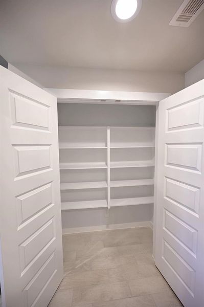 Spacious, unfurnished interior of a new home in Oakwood, Tomball (Image 26). Spacious, unfurnished interior of a new home in Oakwood, Tomball (Image 26).