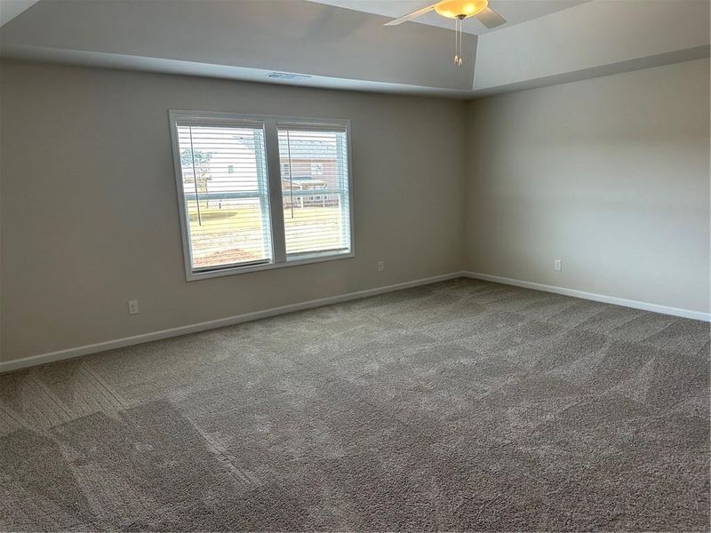 Spacious, unfurnished interior of a new home in Beckett Ranch, Auburn (Image 19).