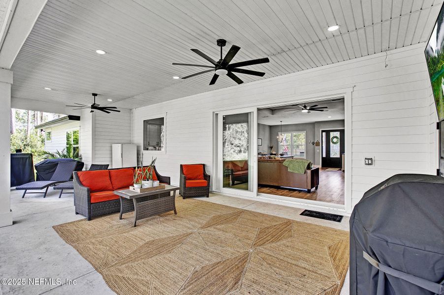 Exterior details and patio area of a home in , Green Cove Springs (Image 27).