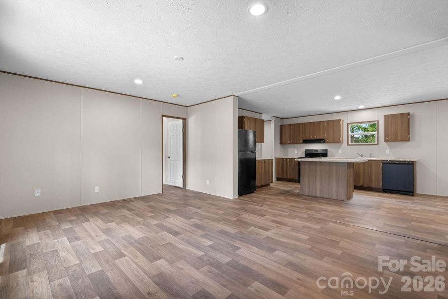 Spacious, unfurnished interior of a new home in , Maiden (Image 20).