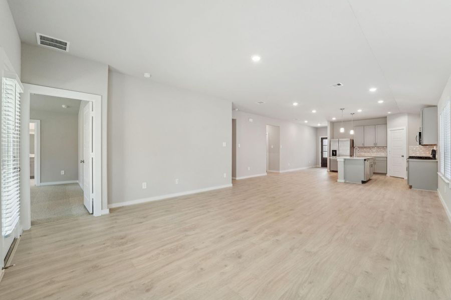 Spacious, unfurnished interior of a new home in Stewart's Ranch, Conroe (Image 37). Spacious, unfurnished interior of a new home in Stewart's Ranch, Conroe (Image 37).