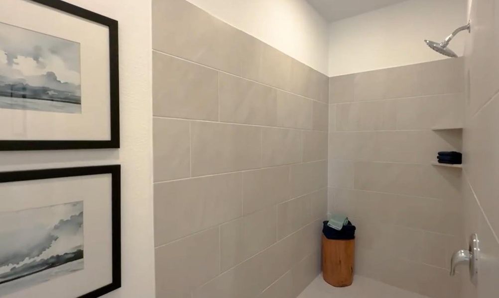 *Not actual home, pictures representative of same elevation*