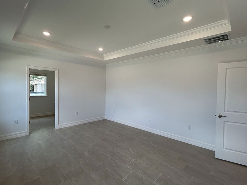 Spacious, unfurnished interior of a new home in Burnt Store, Cape Coral (Image 19). Spacious, unfurnished interior of a new home in Burnt Store, Cape Coral (Image 19).