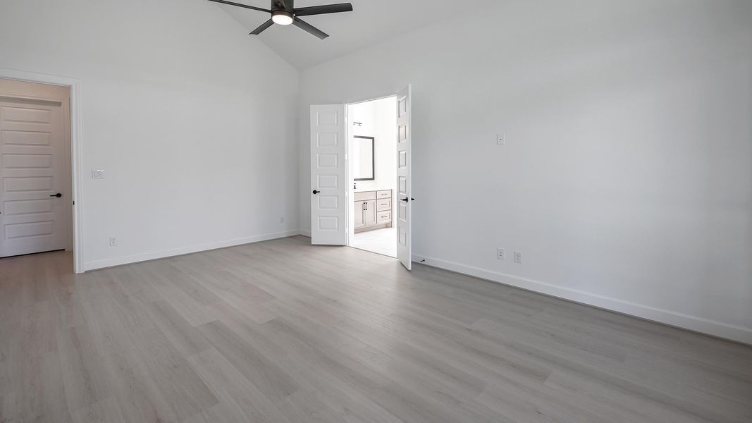 Spacious, unfurnished interior of a new home in The Preserve at Elm Creek, New Braunfels (Image 15).