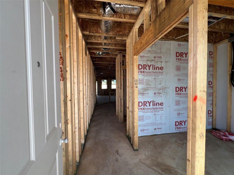 Spacious, unfurnished interior of a new home in Rolling Glen, Hutto (Image 19).