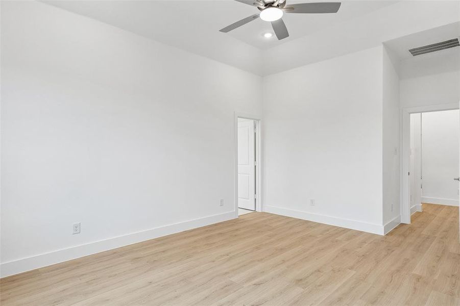 Spacious, unfurnished interior of a new home in Ellis Ranch Estates, Waxahachie (Image 25).