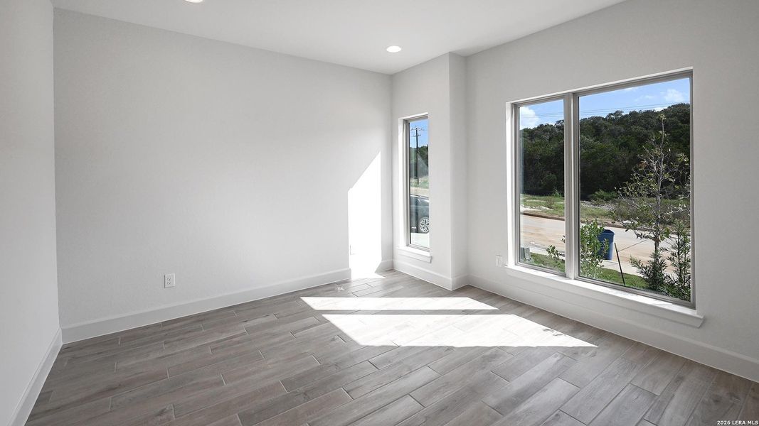 Spacious, unfurnished interior of a new home in Hidden Canyon, San Antonio (Image 16).
