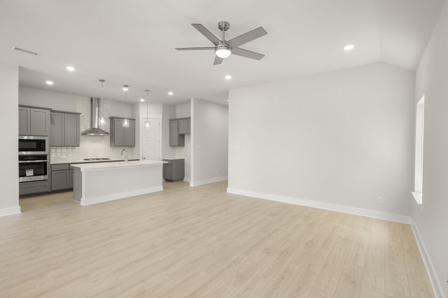 Spacious, unfurnished interior of a new home in Wildflower Ranch, Fort Worth (Image 16).