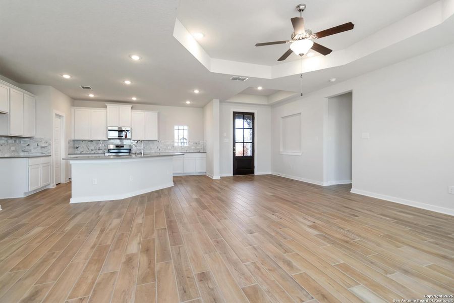 Spacious, unfurnished interior of a new home in Bonita Vista, Pleasanton (Image 17).