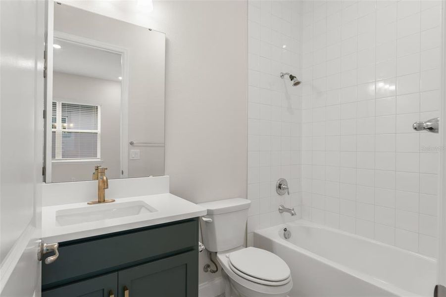 Furnished interior view inside a new home in , Orlando (Image 17).