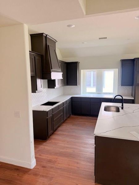 Furnished interior view inside a new home in , Grapevine (Image 4).