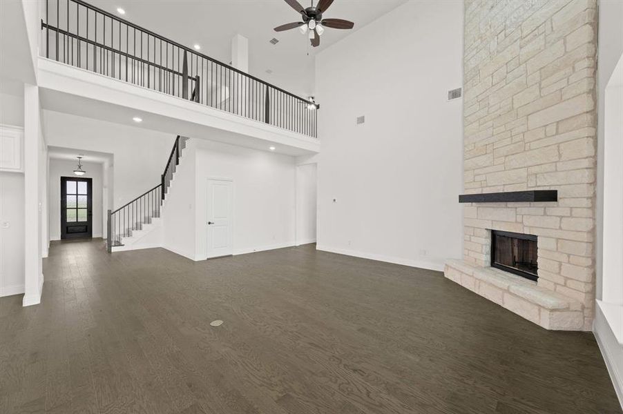 Spacious, unfurnished interior of a new home in Coyote Crossing, Godley (Image 22).