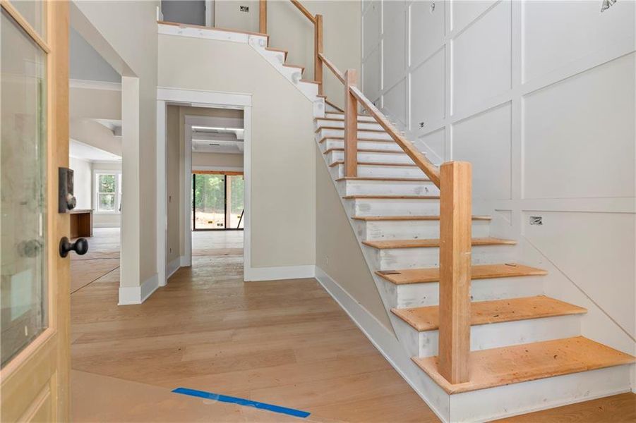 Spacious, unfurnished interior of a new home in , Bishop (Image 28).
