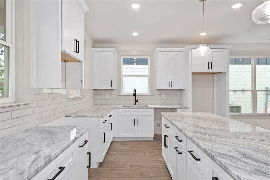 Furnished interior view inside a new home in Canyon Creek, Granbury (Image 8).
