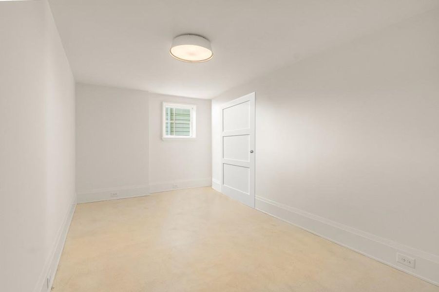 Spacious, unfurnished interior of a new home in , Atlanta (Image 24).