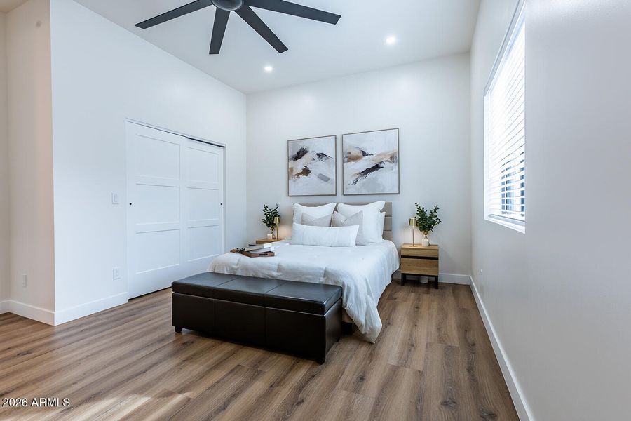 2536 E Indianola Ave-31