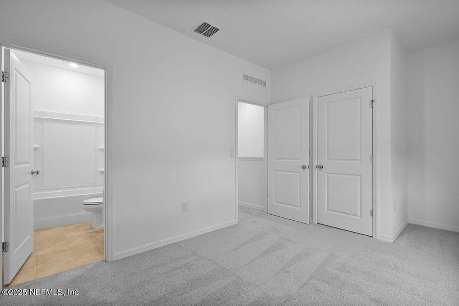 Spacious, unfurnished interior of a new home in Sabal Terrace, Jacksonville (Image 23).