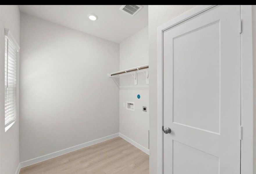Spacious, unfurnished interior of a new home in Maple Heights, Porter (Image 15).