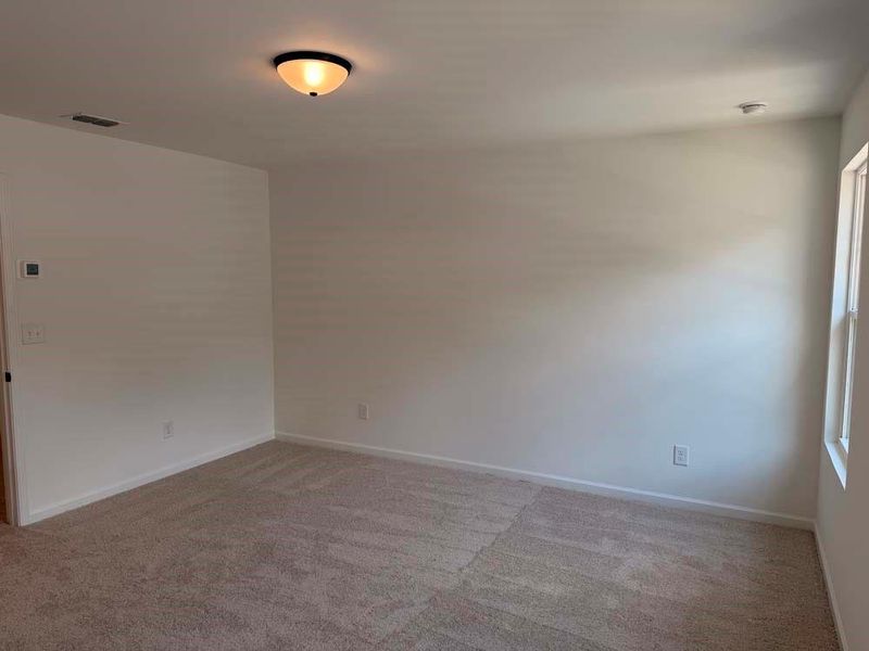 Spacious, unfurnished interior of a new home in Laurelwood, Douglasville (Image 28).