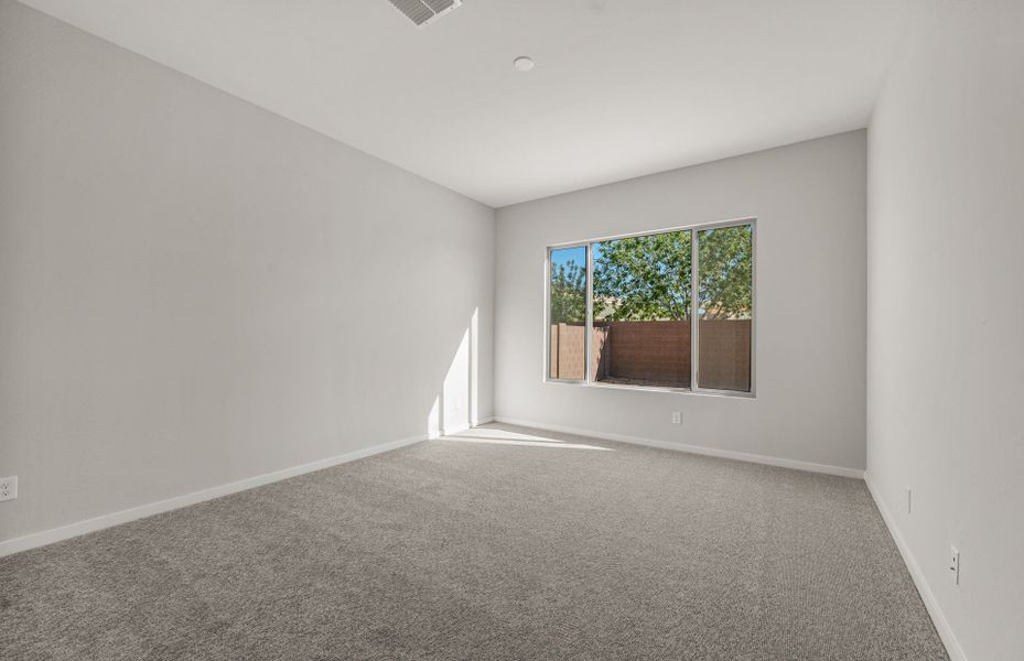 Spacious, unfurnished interior of a new home in Legado West, Queen Creek (Image 20).