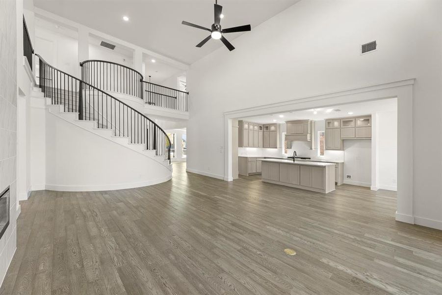 11. 6219 Mulberry - Family (3) 11. 6219 Mulberry - Family (3)