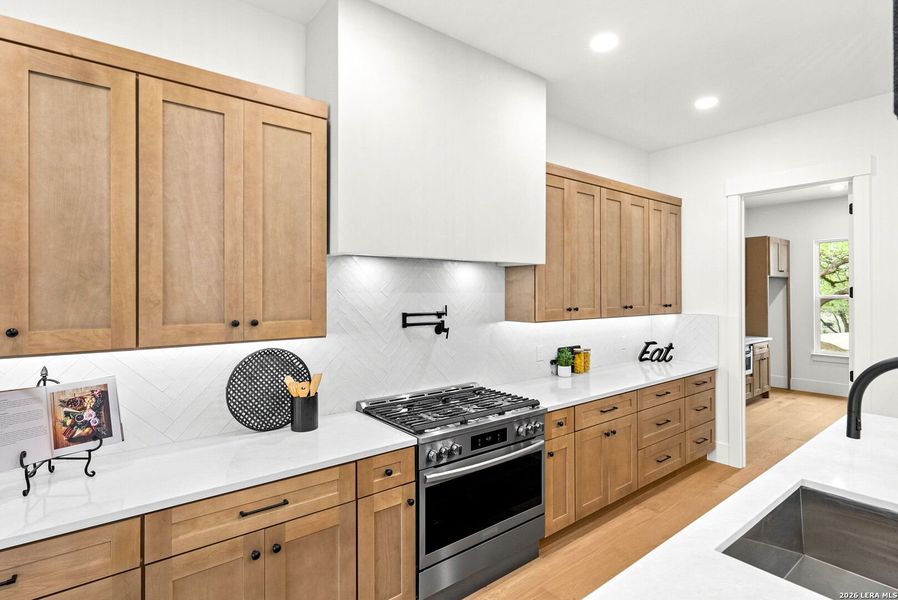 Furnished interior view inside a new home in , Boerne (Image 41).