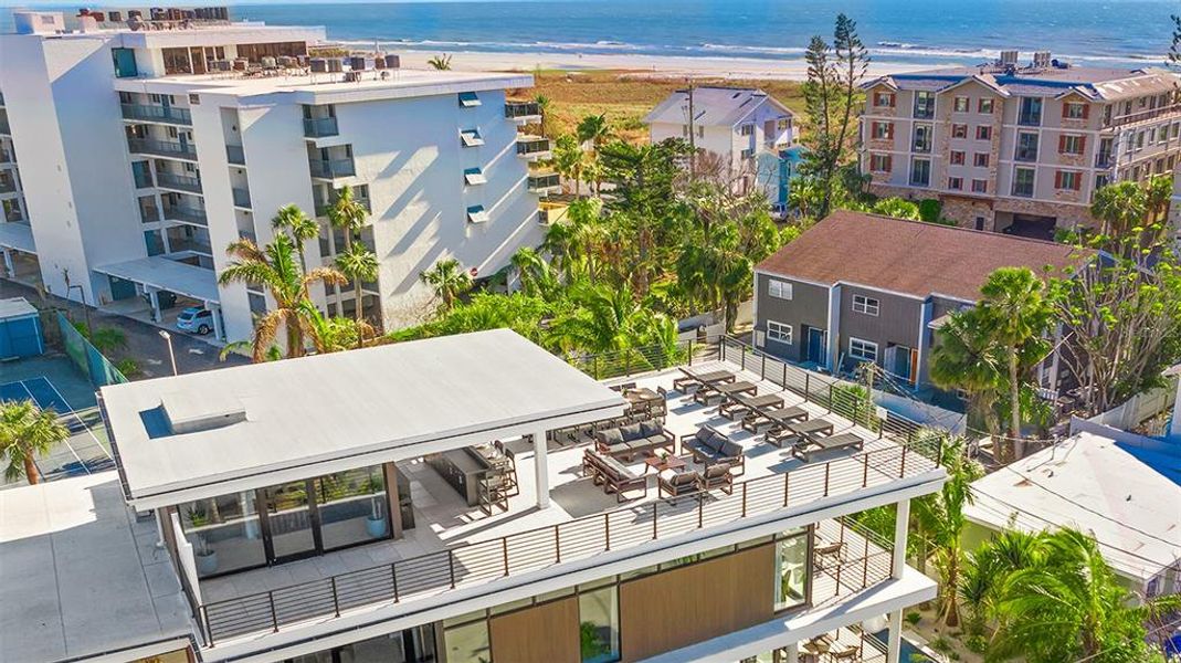 Condo located in Sarasota, FL showcasing its design and architecture (Image 3). Condo located in Sarasota, FL showcasing its design and architecture (Image 3).