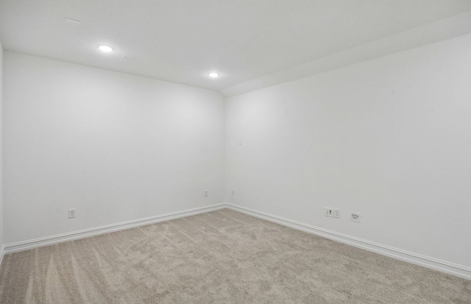 Spacious, unfurnished interior of a new home in Wilson Creek Meadows, Celina (Image 22).