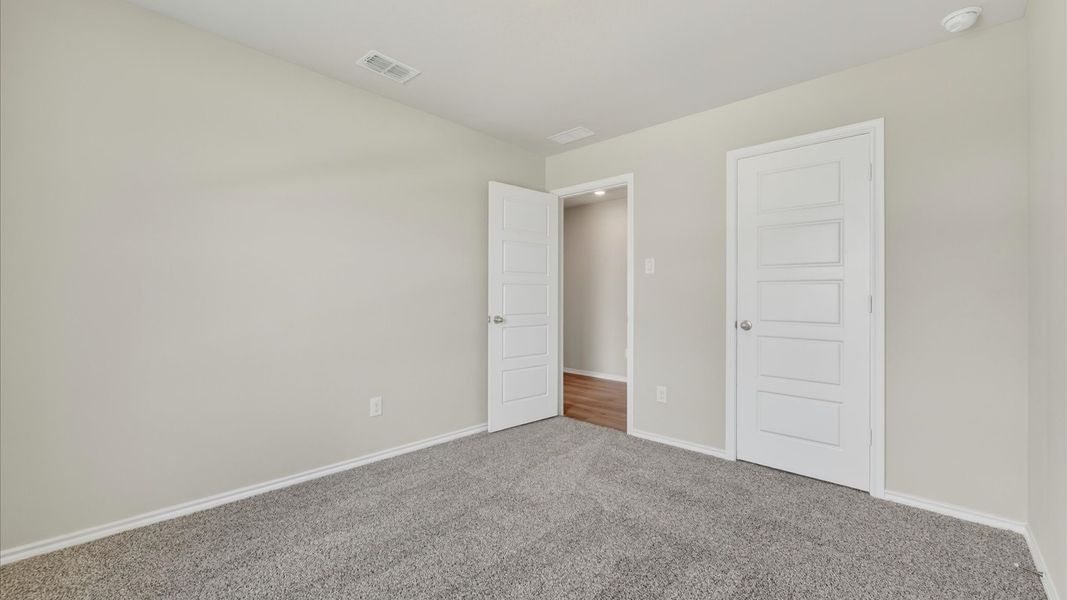 Representative unfurnished interior of a home built from the Bailey by D.R. Horton in Sunnycreek, Crowley (Image 37).
