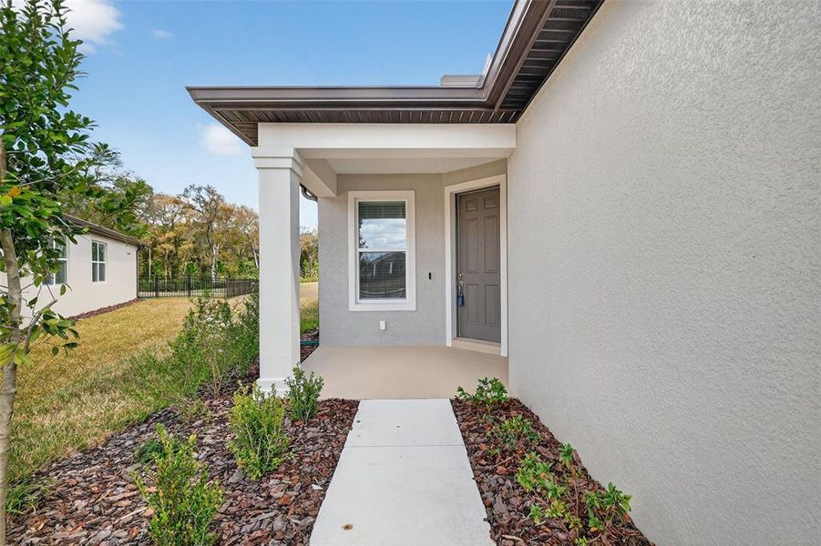 Exterior details and patio area of a home in , Ocala (Image 3).