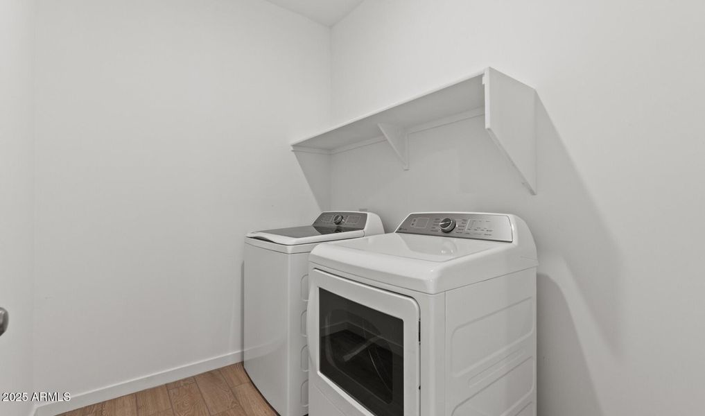 MR Lot #64 Laundry (Large) MR Lot #64 Laundry (Large)